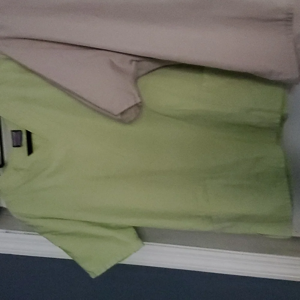 Scrubs bundle - Picture 2 of 6